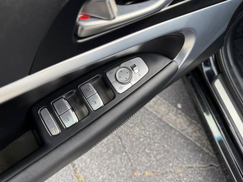 Used 2023 Genesis G70 2.0T RWD image 10