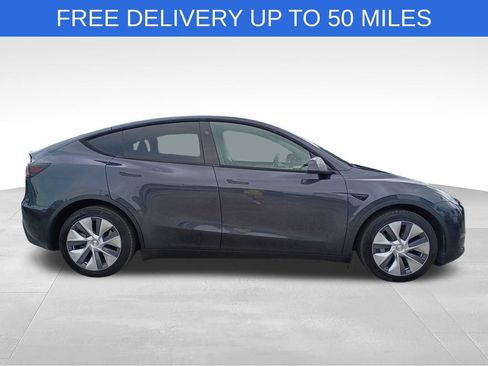 Used 2024 Tesla Model Y Long Range AWD/4WD image 6