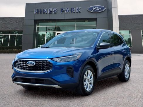 Used 2023 Ford Escape Active AWD/4WD image 3