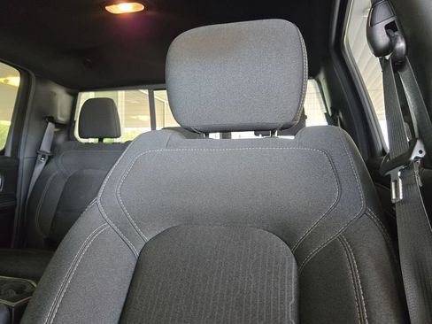 Used 2019 RAM 1500 Big Horn RWD image 10