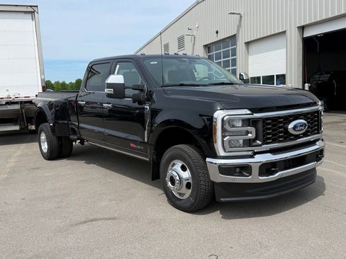 New 2026 Ford F350 4x4 Crew Cab DRW Super Duty image 2