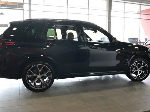 Used 2025 BMW X5 xDrive40i w/ M Sport Package AWD/4WD image 4
