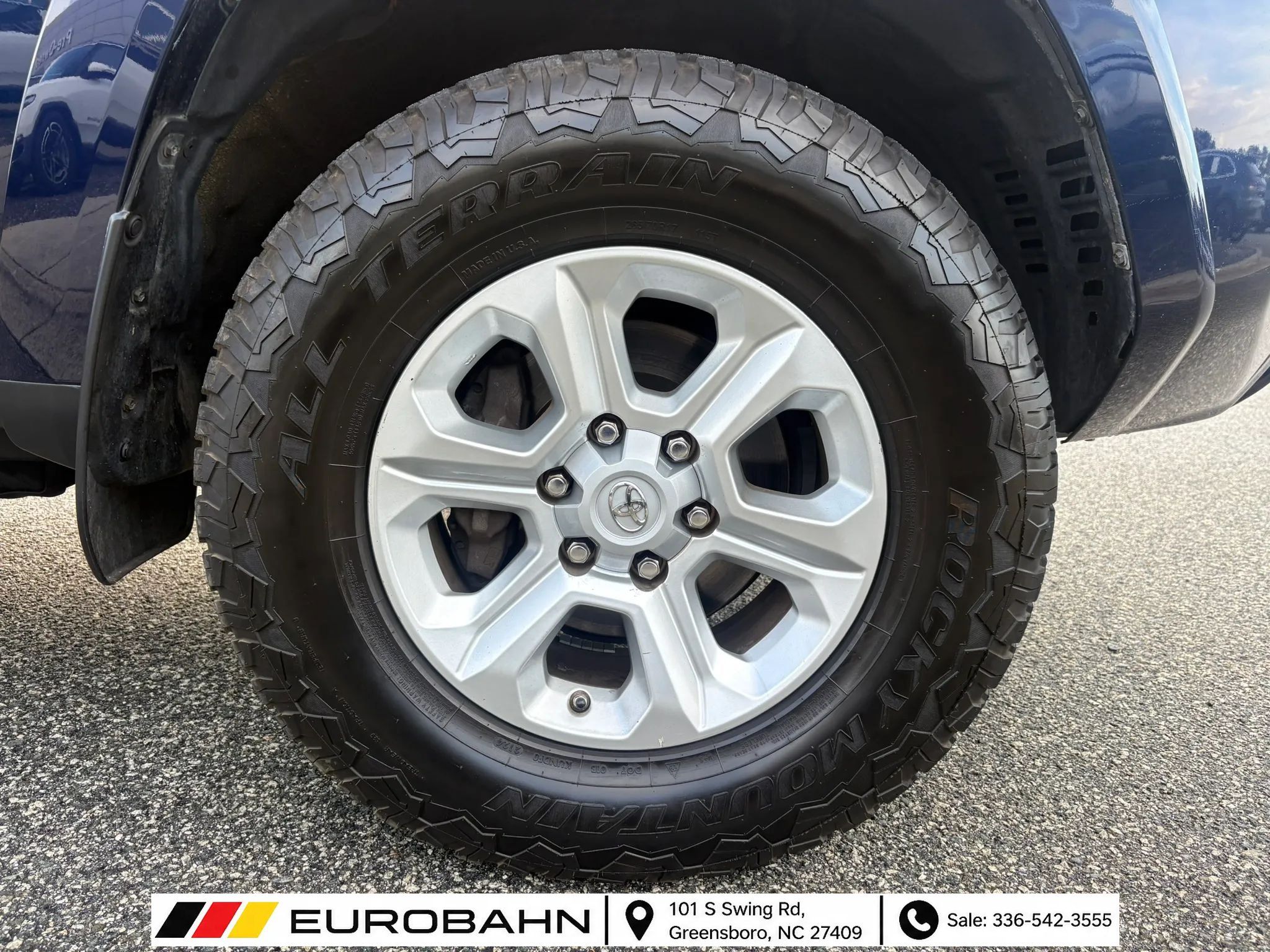 Used 2015 Toyota 4Runner SR5 AWD/4WD image 33