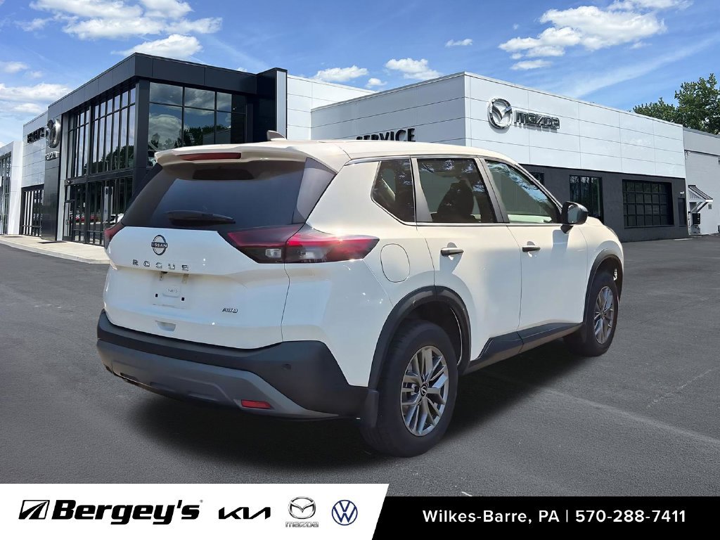 Used 2023 Nissan Rogue S AWD/4WD image 15