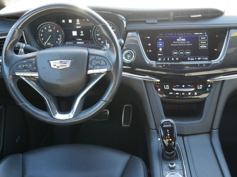 Used 2024 Cadillac XT6 Sport w/ Technology Package image 17