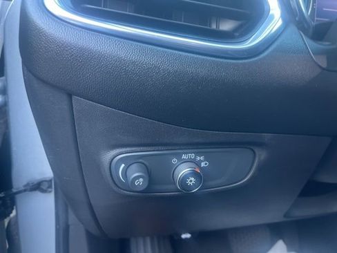 Used 2020 Chevrolet Equinox LT image 20