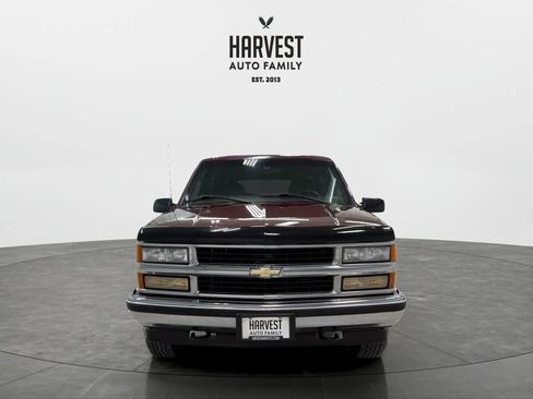 Used 1999 Chevrolet Suburban 4WD w/ Preferred Equipment Group 3 image 11
