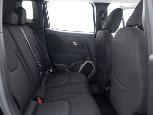 Used 2016 Jeep Renegade Latitude FWD image 29