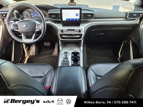 Used 2021 Ford Explorer XLT w/ Equipment Group 202A AWD/4WD image 29