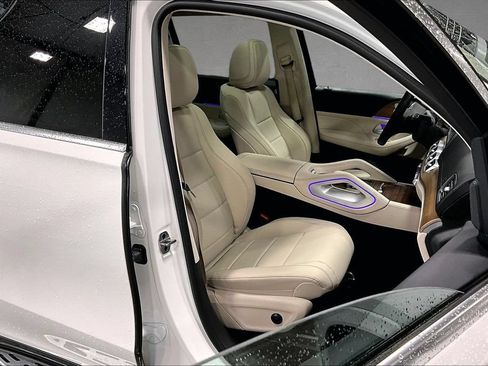 Used 2023 Mercedes-Benz GLS 450 4MATIC image 30