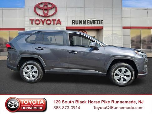 Certified 2024 Toyota RAV4 LE AWD/4WD image 7