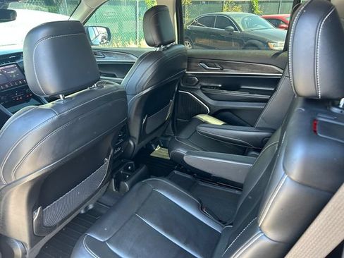 Used 2021 Jeep Grand Cherokee L Limited AWD/4WD image 30