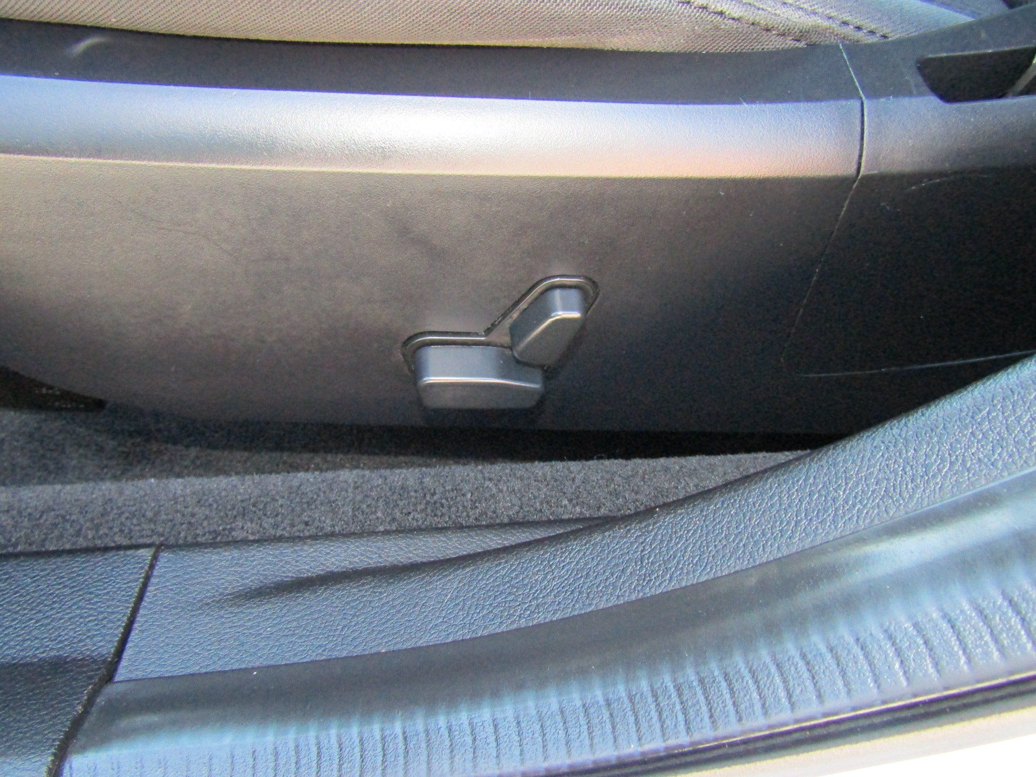 Used 2012 Chrysler 200 Touring FWD image 19