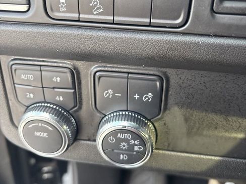 Used 2024 GMC Yukon AT4 image 20