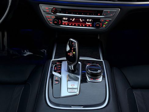 Used 2018 BMW 750i xDrive image 33