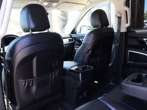 Used 2021 Kia Telluride LX AWD/4WD image 33