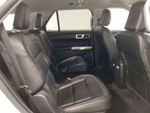 Used 2022 Ford Explorer XLT w/ Equipment Group 202A image 19