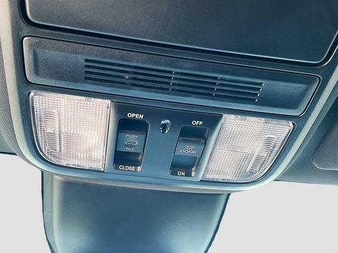 Used 2024 Honda Odyssey Sport image 21