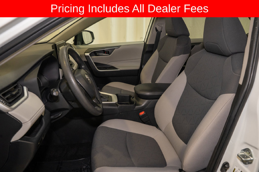 Used 2022 Toyota RAV4 XLE FWD image 10