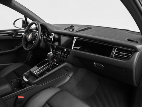 New 2025 Porsche Macan Turbo image 24