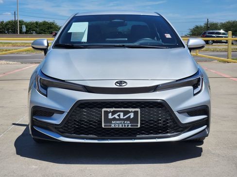 Used 2025 Toyota Corolla SE FWD image 2