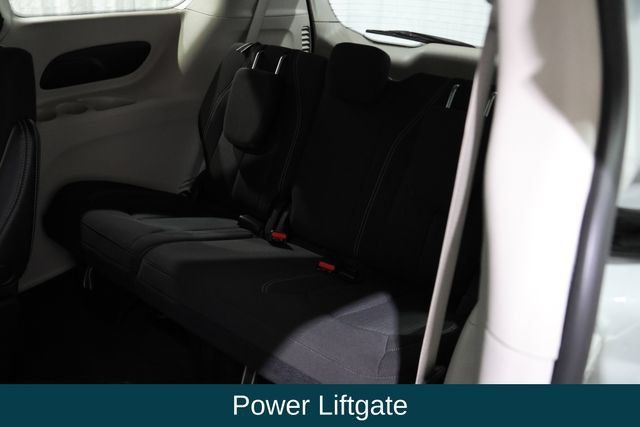 Used 2023 Chrysler Voyager LX FWD image 12