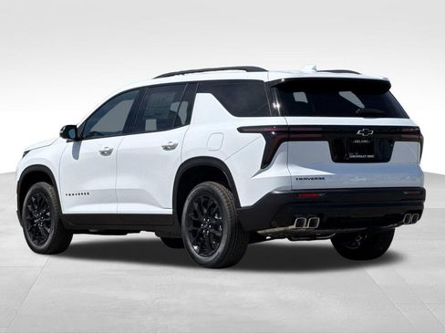 New 2026 Chevrolet Traverse LT w/ Midnight/Sport Edition FWD image 3