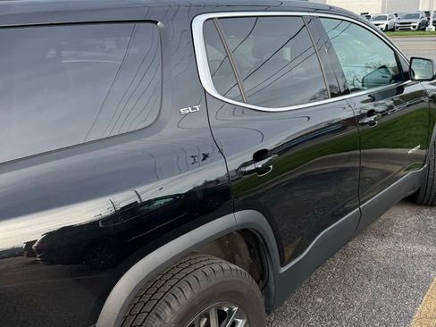 Used 2017 GMC Acadia SLT image 3