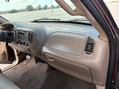 Used 2001 Ford F150 Lariat AWD/4WD image 31