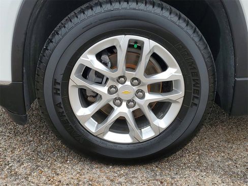 Used 2020 Chevrolet Traverse LT image 5