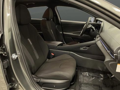 Used 2025 Hyundai Elantra SEL image 28