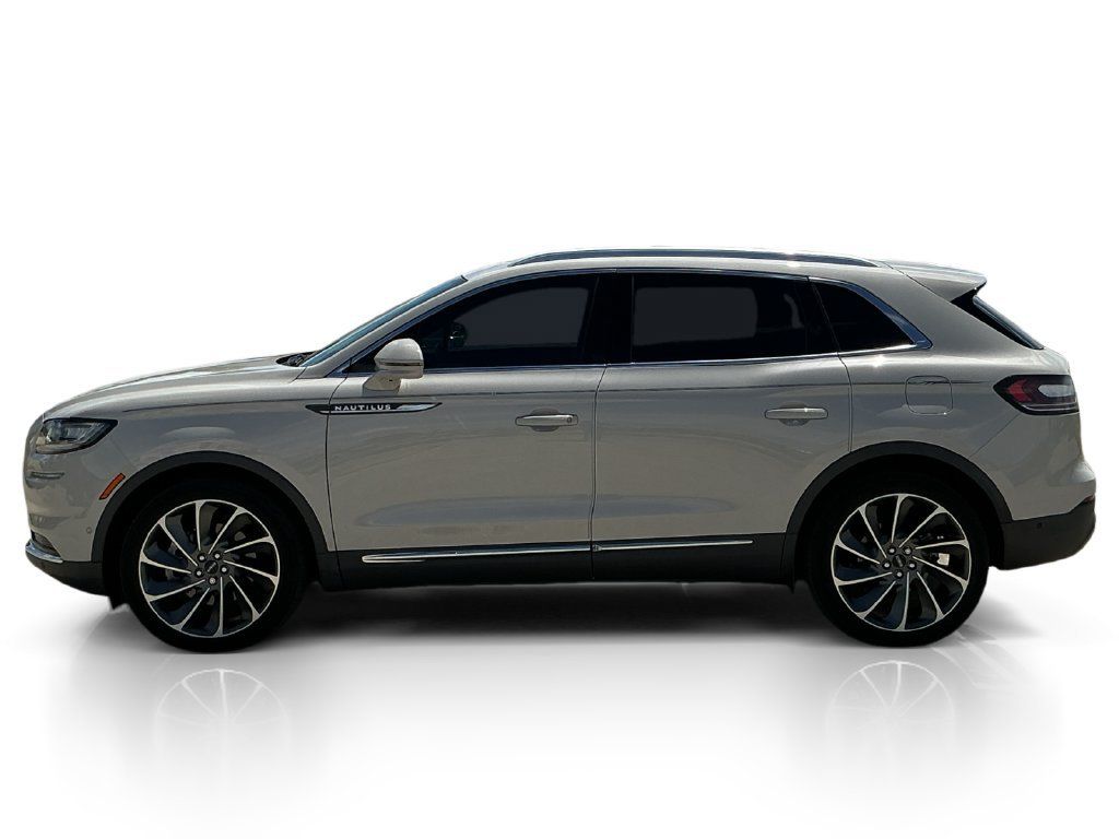 Used 2023 Lincoln Nautilus Reserve w/ Equipment Group 201A FWD image 4