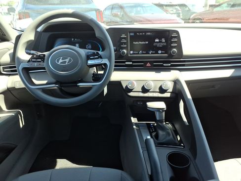 New 2026 Hyundai Elantra SE FWD image 7