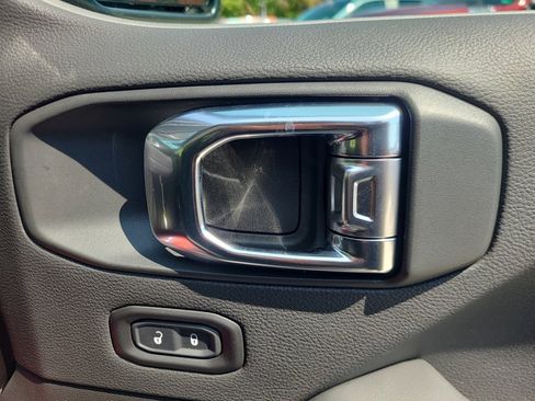 New 2025 Jeep Gladiator High Tide image 31