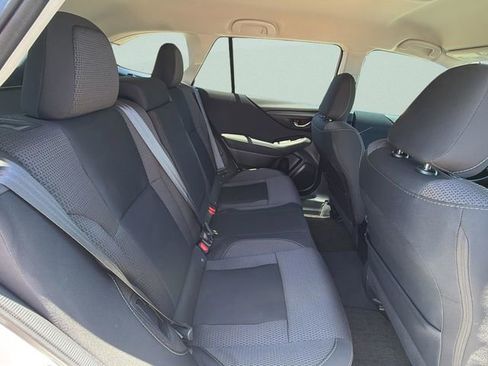 Used 2025 Subaru Outback Premium AWD/4WD image 13