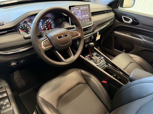 New 2026 Jeep Compass Latitude AWD/4WD image 10