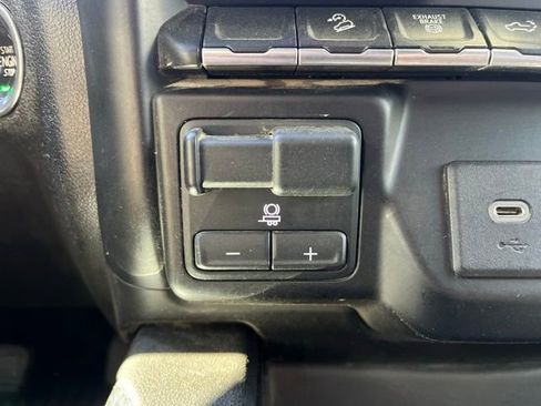 Used 2022 GMC Sierra 2500 AT4 w/ Gooseneck/5TH Wheel Package image 14