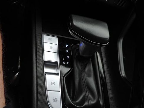 Used 2022 Hyundai Elantra Limited image 24