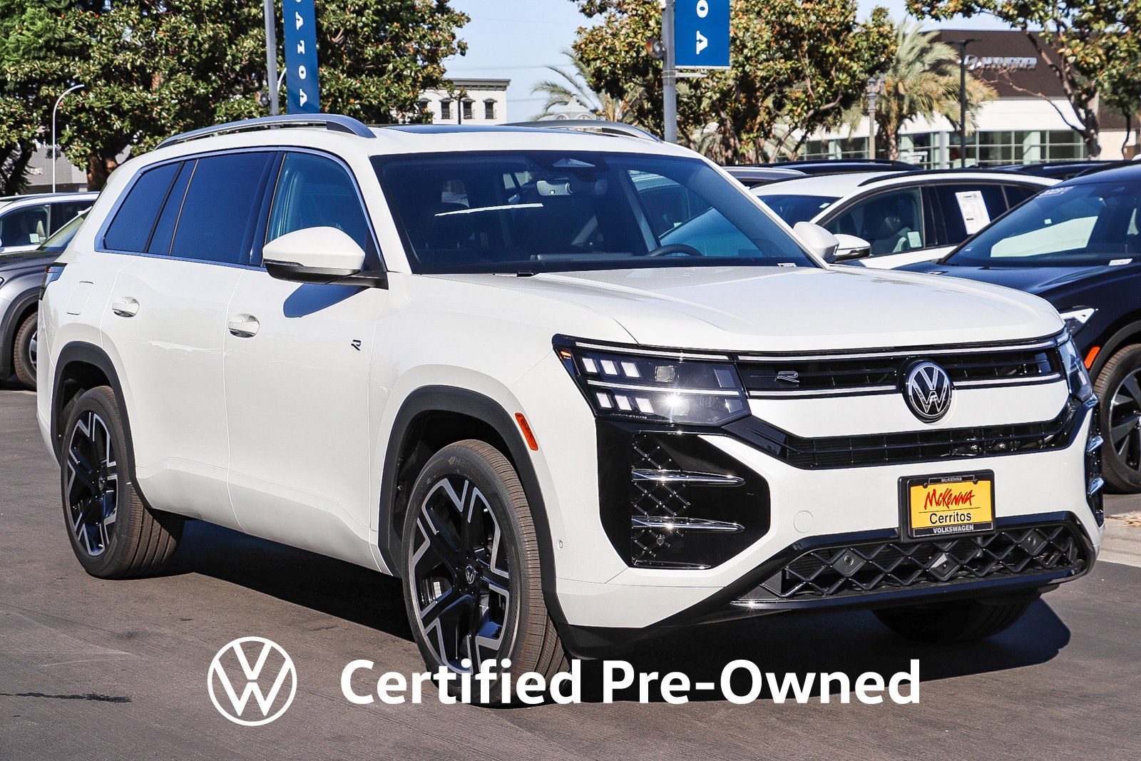 Certified 2023 Volkswagen Taos SE w/ Panoramic Sunroof Package FWD image 4
