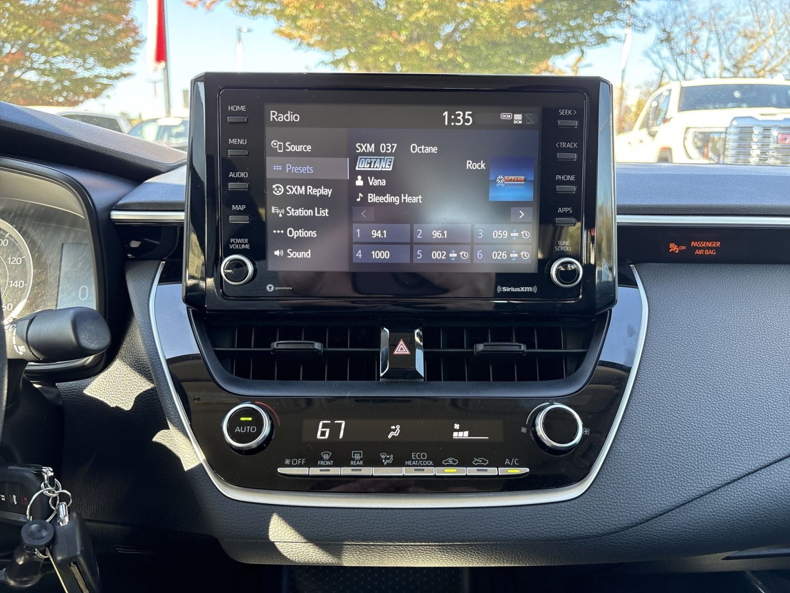 Used 2022 Toyota Corolla LE FWD image 17