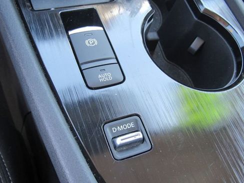 Used 2023 Nissan Rogue SV FWD image 28