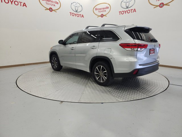 Used 2018 Toyota Highlander XLE FWD image 6