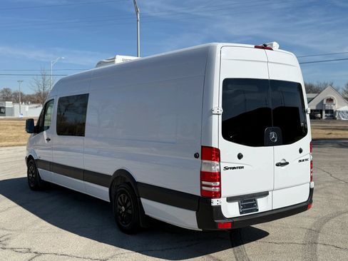Used 2013 Freightliner Sprinter 2500 RWD image 6