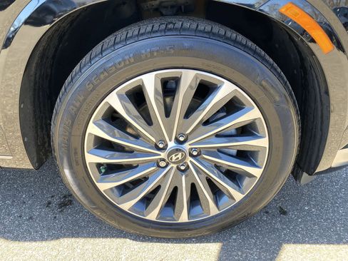 Used 2023 Hyundai Palisade Calligraphy image 14