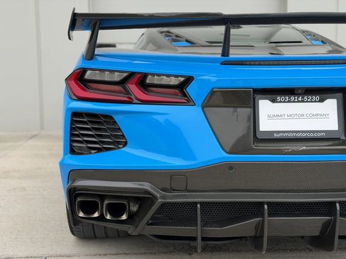 Used 2021 Chevrolet Corvette Stingray Premium Cpe w/ Z51 Performance Package RWD image 39