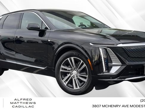 New 2026 Cadillac Lyriq Luxury image 1