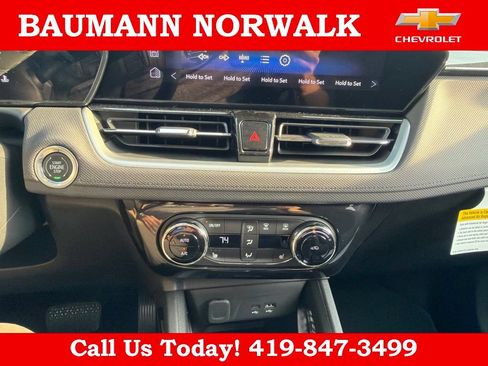 Used 2026 Chevrolet TrailBlazer LT w/ Convenience Package FWD image 32