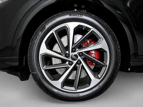 New 2025 Audi SQ5 Premium image 7