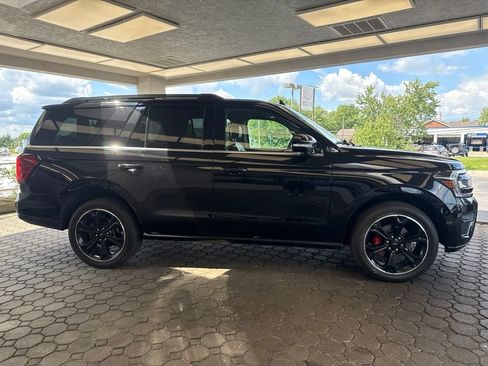 Used 2023 Ford Expedition Limited AWD/4WD image 5