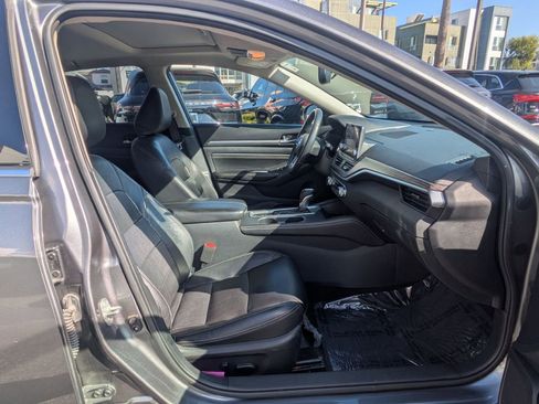 Used 2019 Nissan Altima 2.5 SL FWD image 32